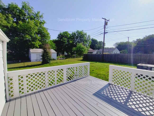 Building Photo - FOR LEASE | Tulsa | $1000 Rent | 2 Bed, 1 ...
