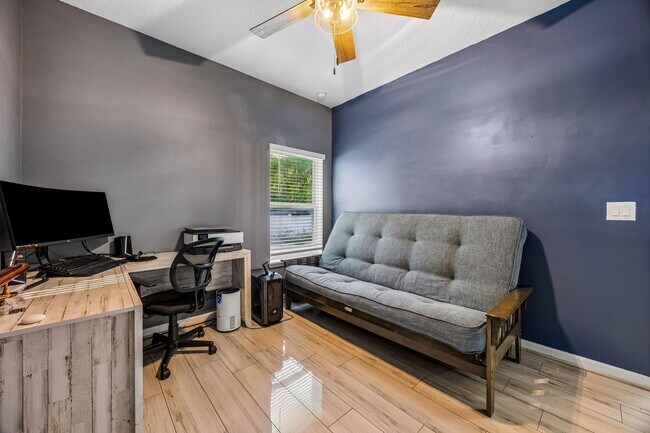 Building Photo - 79425 Plummer's Creek Dr