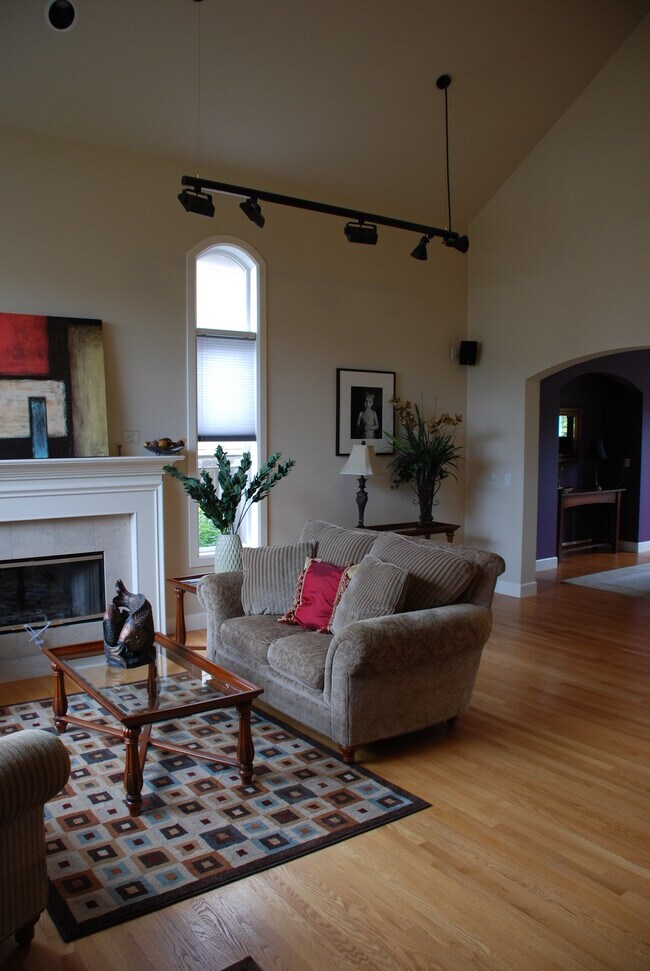 Building Photo - 20522 NE 23rd Ct