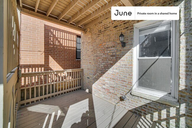 Building Photo - Room in Shared 3 bed/2 bath home