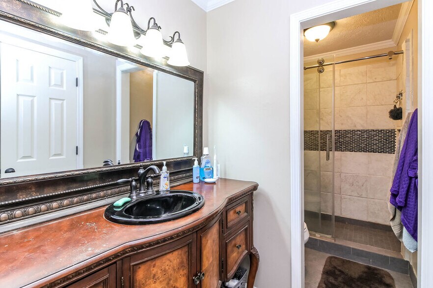 Building Photo - 87 Aileen Dr