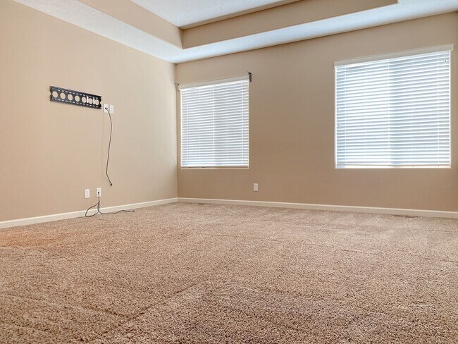 Building Photo - Beautiful & Nearly new SW Chalco area 4 be...