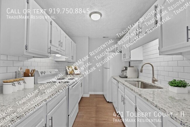 Building Photo - 421 Tolbert Ct