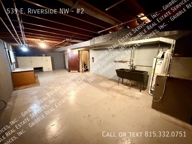 Building Photo - 539 E Riverside Blvd