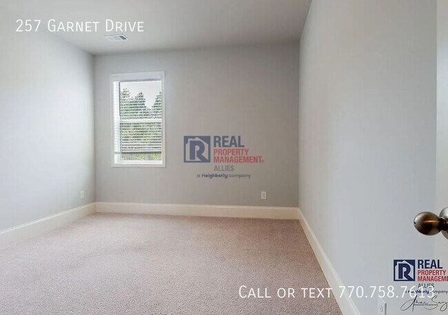 Building Photo - 257 Garnet Dr