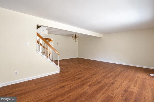 Building Photo - 6049 Forrest Hollow Ln