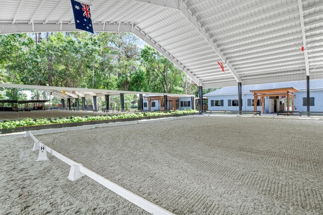 Building Photo - 15161 Collecting Canal Rd