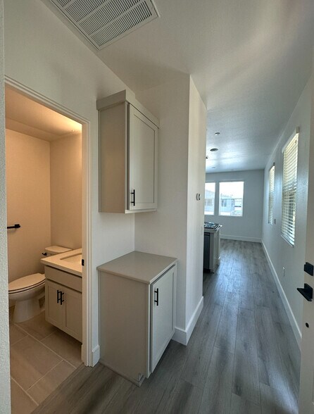 Building Photo - 2277 Versaro Dr