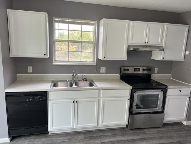 Building Photo - 2003 E Florida Ave