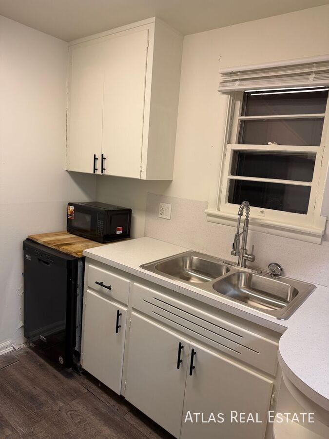 Building Photo - 5110 S Pearl St