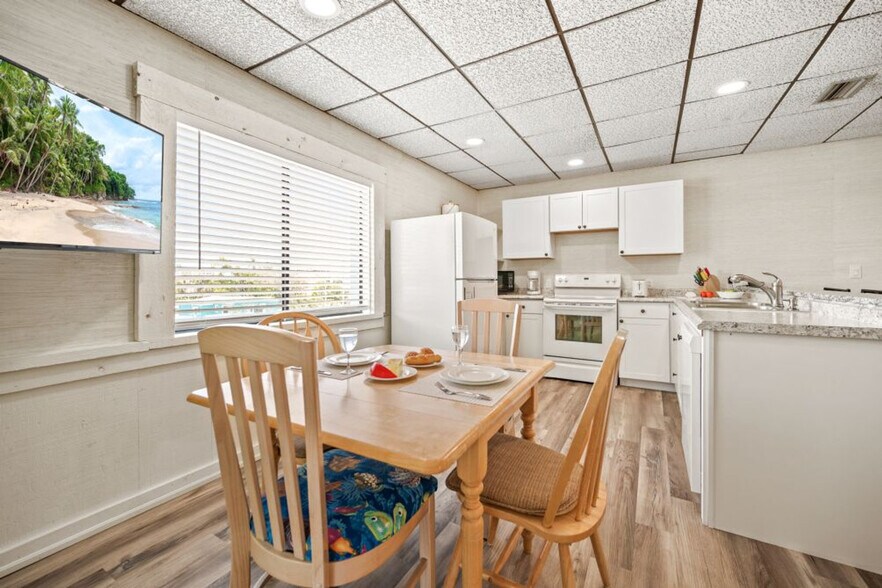 Building Photo - 7785 Estero Blvd