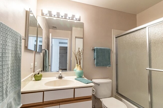 Building Photo - 1357 Newport St