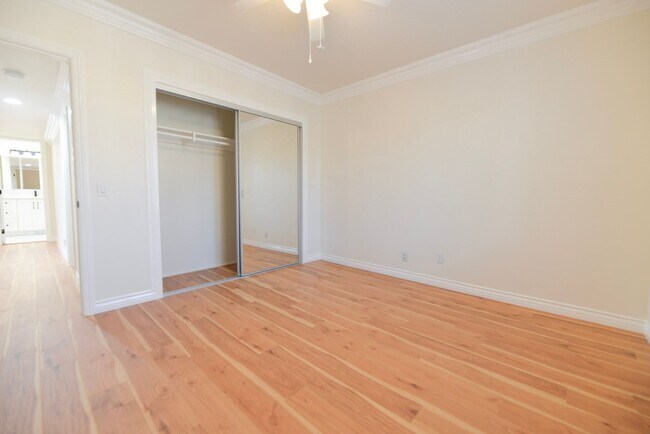Building Photo - 412 Avenida Santa Barbara