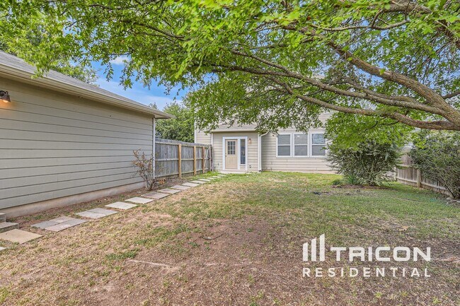 Building Photo - 501 Tobin Dr