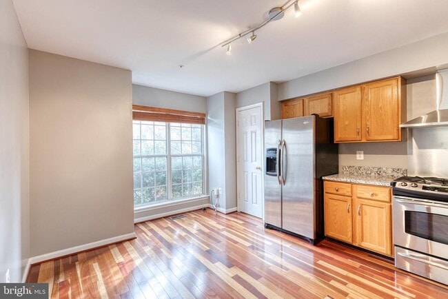 Building Photo - 10820 Sherwood Hill Rd