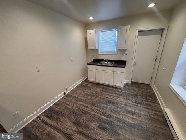 Building Photo - 2324 N Lambert St