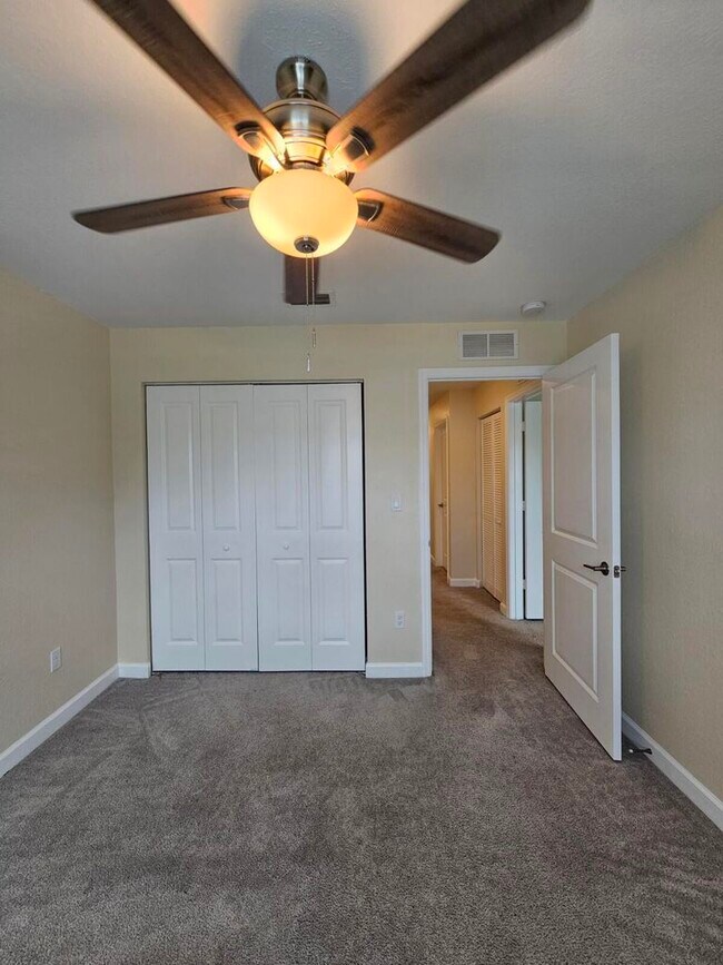 Building Photo - 6951 Harbours Edge Ave