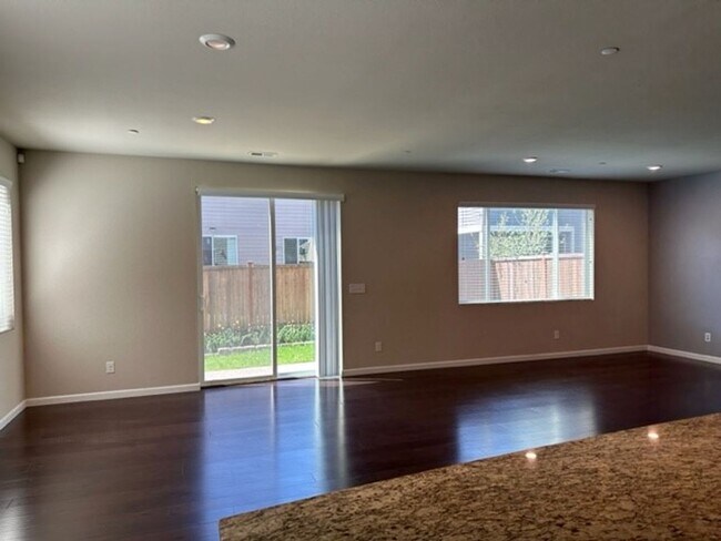 Building Photo - Woodbury Estates