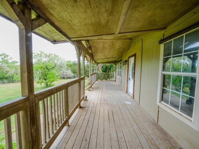 Building Photo - 625 Waugh Way