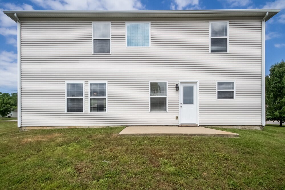 Building Photo - 2694 Sutherland Dr
