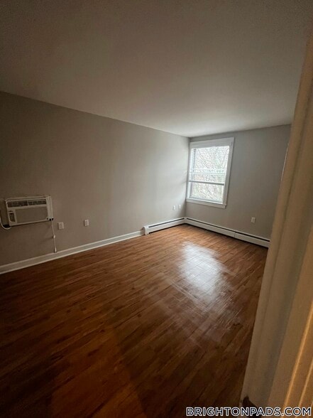 Building Photo - 1 Bronsdon St