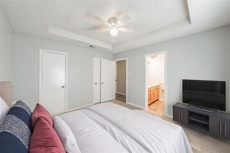 Building Photo - 309 Creekside Dr