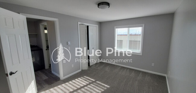 Building Photo - 2348 Stace St