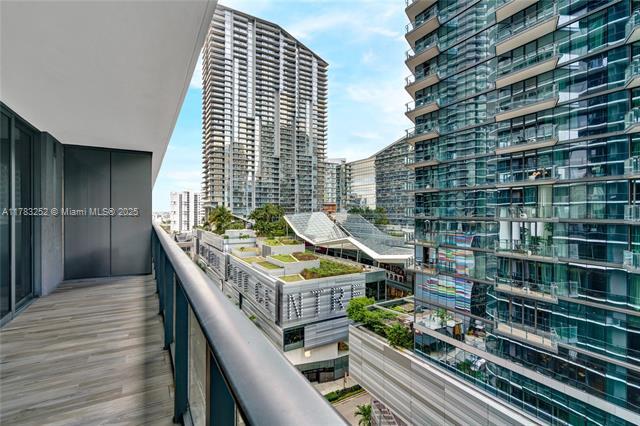 Building Photo - 801 S Miami Ave