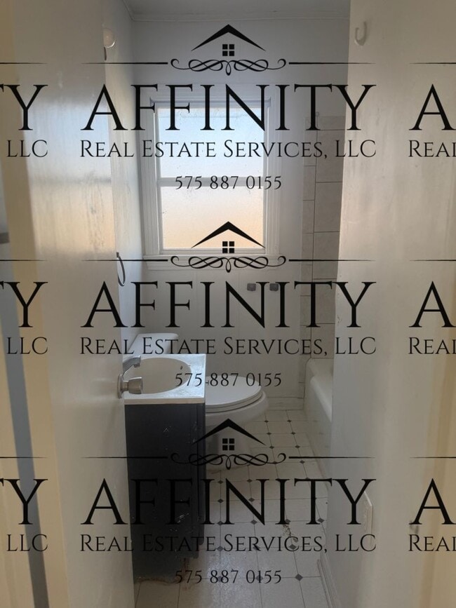 Building Photo - 2 bedroom home