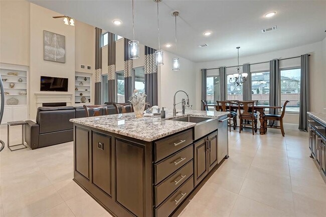 Building Photo - 17519 Galloway Forest Dr