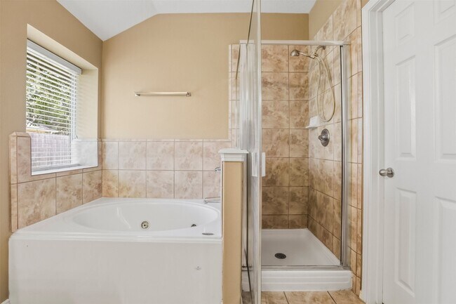 Building Photo - 9618 Red Rugosa Dr