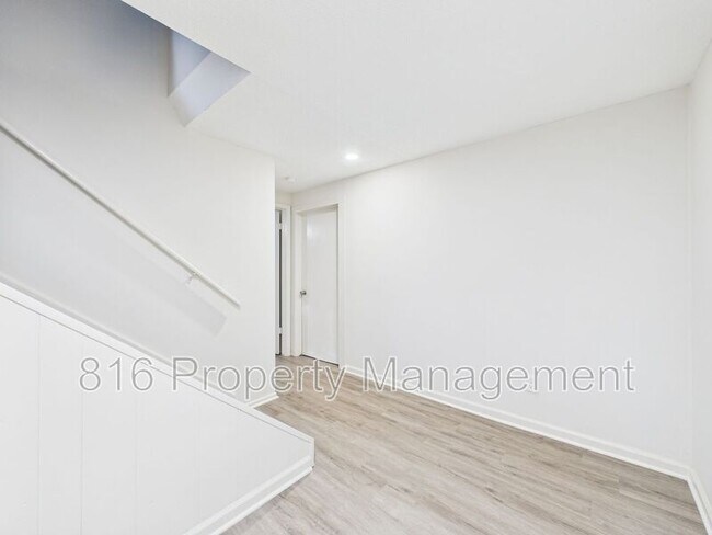 Building Photo - 7730 E 103rd Terrace