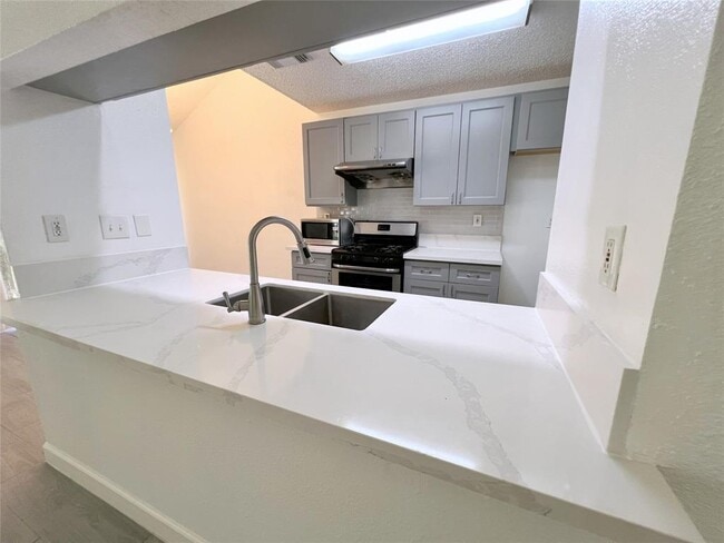 Building Photo - 3107 E Heatherock Cir