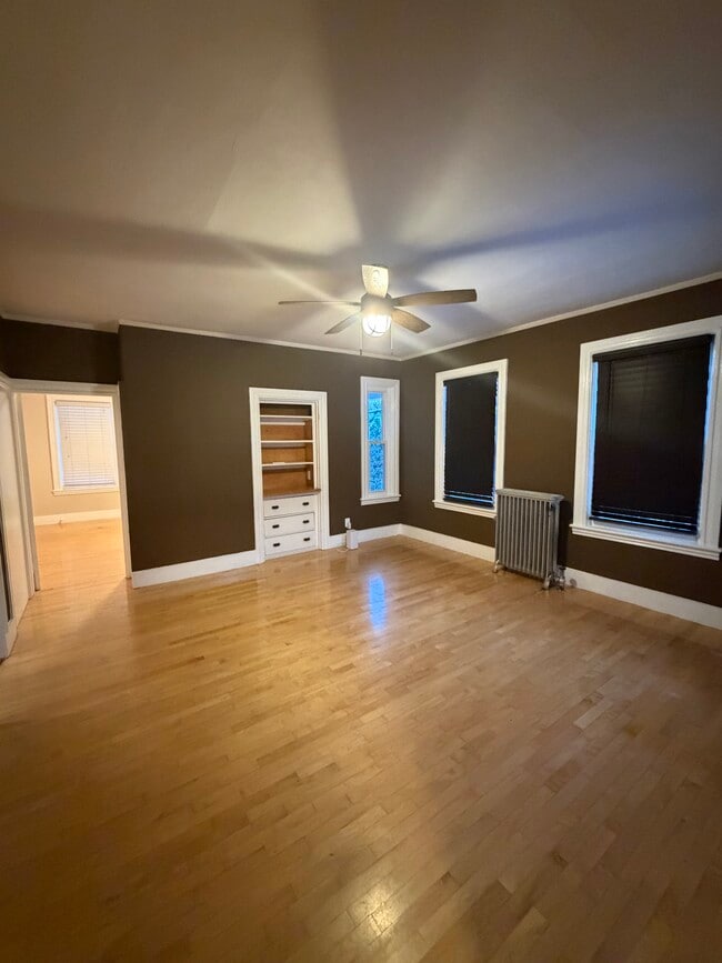 Building Photo - 24 Lee St