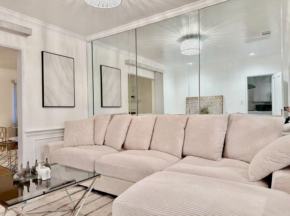 Family Room (Common) - 2855 Duarte Rd