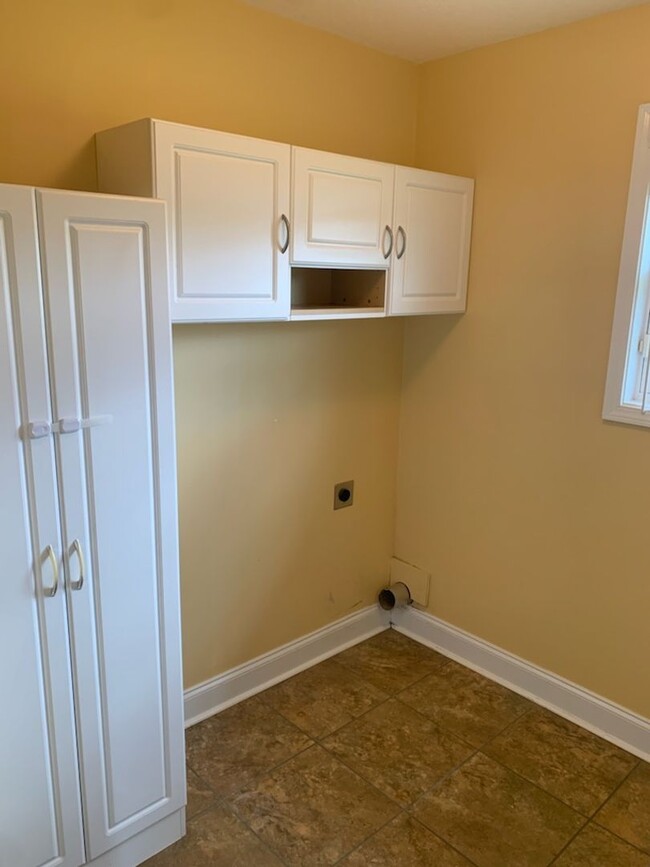 Building Photo - Stunning 3-Bedroom Home in Parish Crossing...