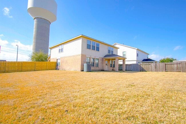 Building Photo - 15602 Waumsley Way