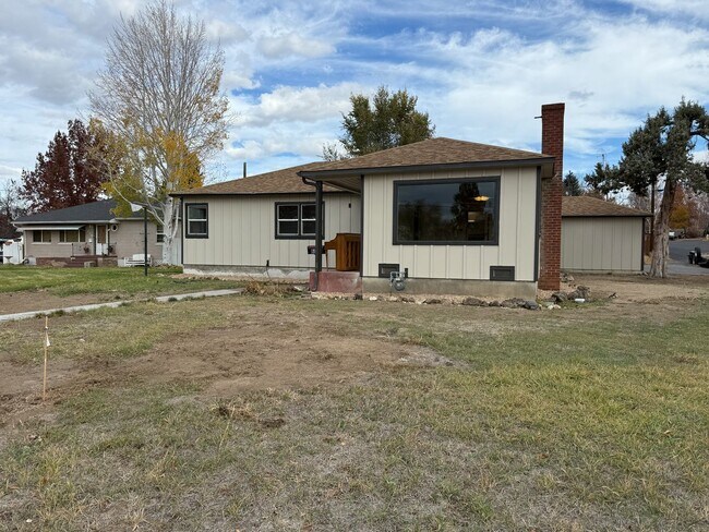 Building Photo - Remodelled Home on Dry Canyon