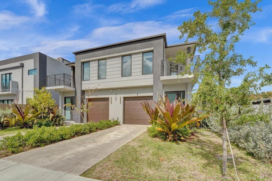 Building Photo - 1101 NE 16th Ter