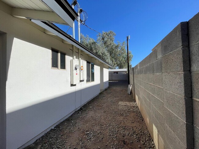 Building Photo - Charming 1 bed 1 bath in great location!