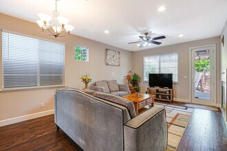 Building Photo - 140 Lawlor Ct