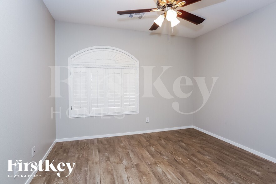 Building Photo - 8645 Radiant Ruby Ave