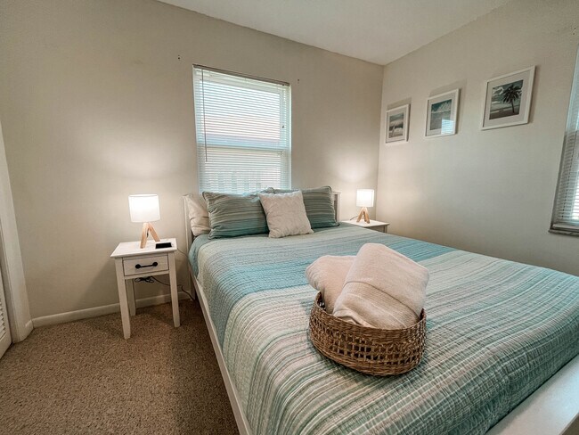 Building Photo - 532 Roosevelt Ave