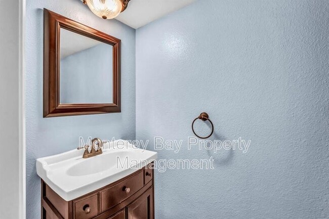 Building Photo - 29 Montsalas Dr