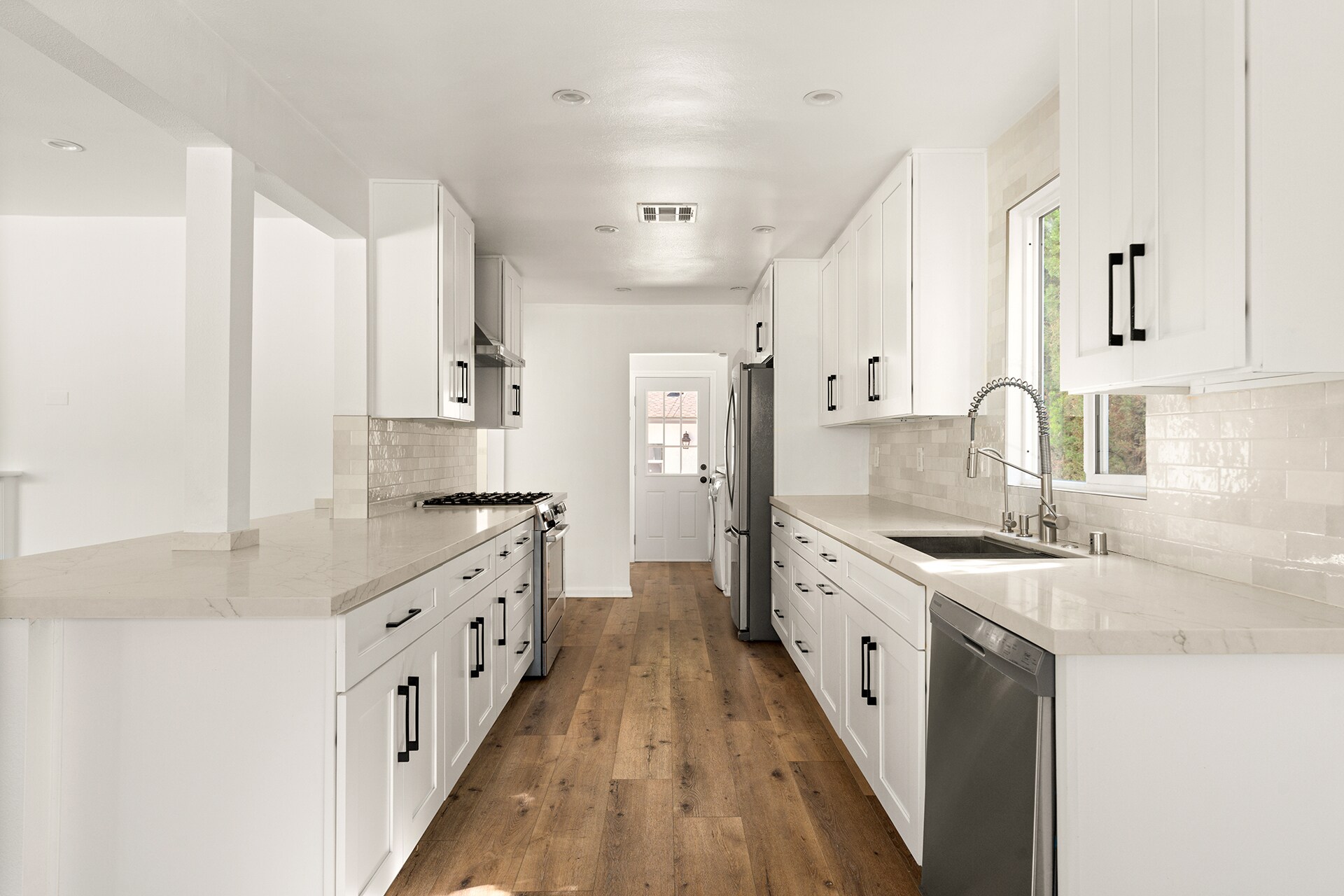 Building Photo - 5840 Allott Ave