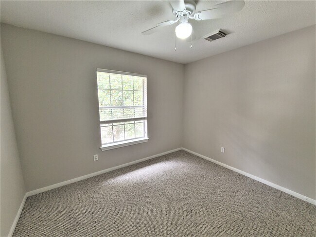 Building Photo - 20906 Greenfield Trail