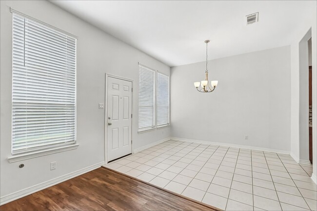 Building Photo - 2204 Perkins Crossing Dr