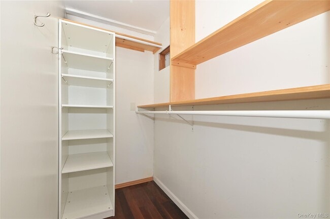 Building Photo - 3485 Riverside Dr