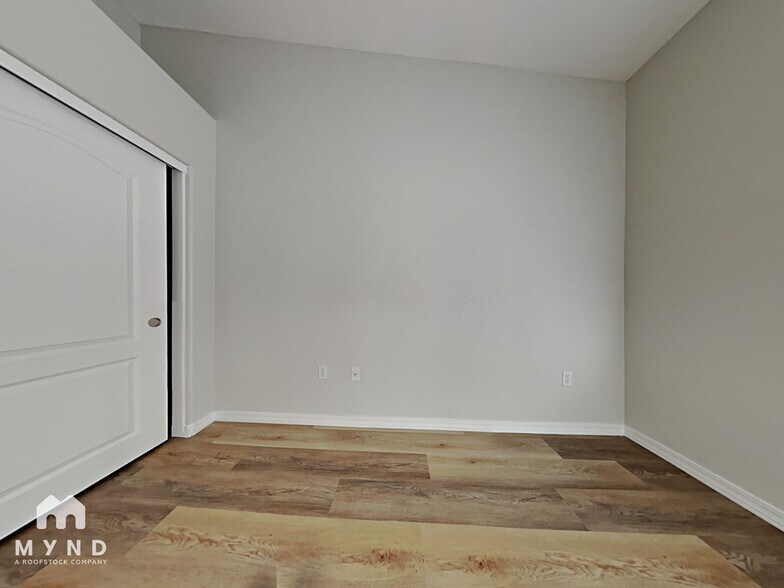 Building Photo - 1351 N Pleasant Dr