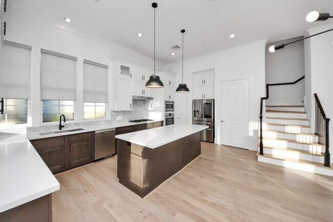 Building Photo - 4005 Woodshire Vlg Ests